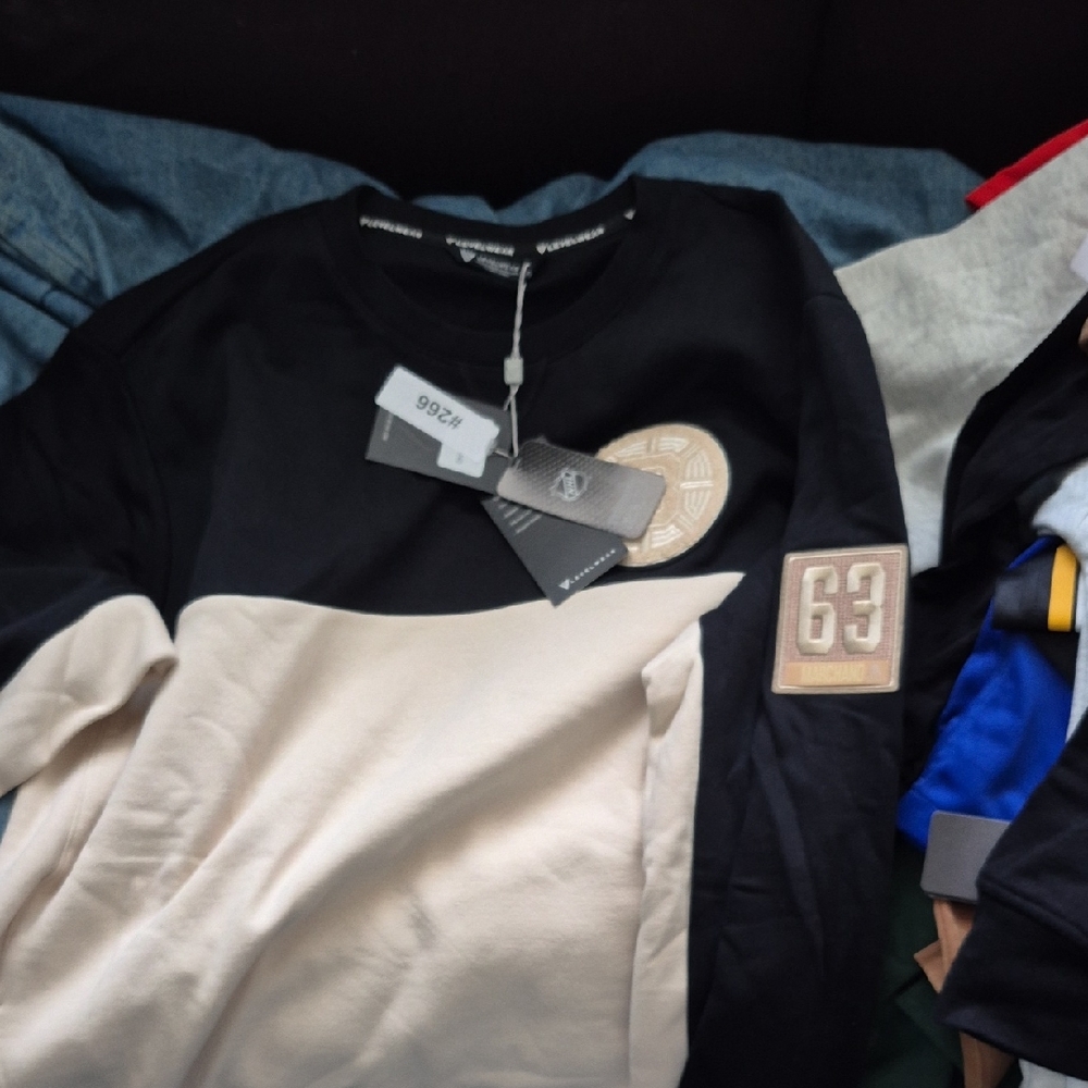 Men's Bruins Black & Cream Colorblock Crewneck Sweatshirt
